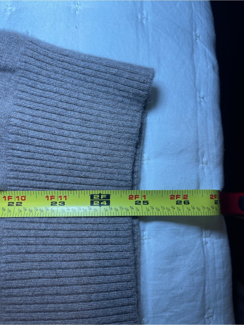 Mc Duff 100% Cashmere Sweater Size Medium
Taupe V-Neck Long Sleeve Luxury - Picture 9 of 9